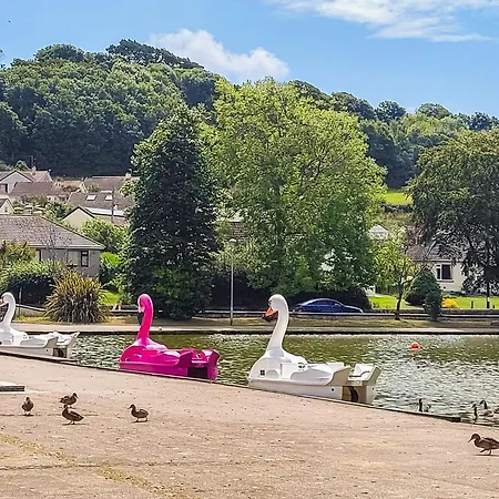Issys * Helston
